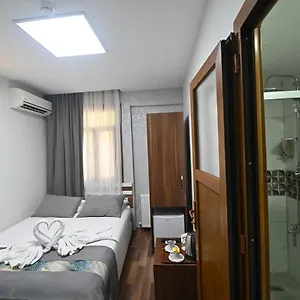 verificați disponibilitatea